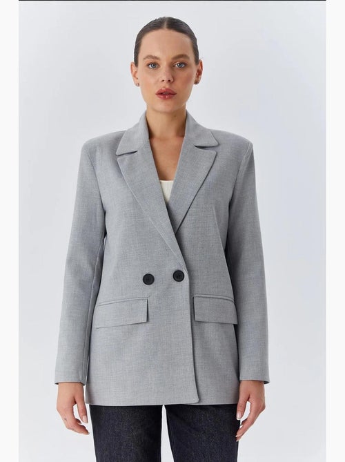 Blazer boutonné à manches longues avec détails en plumes artificielles mixray - Kiabi Blazer boutonné à manches longues avec détails en plumes artificielles mixray - Kiabi
