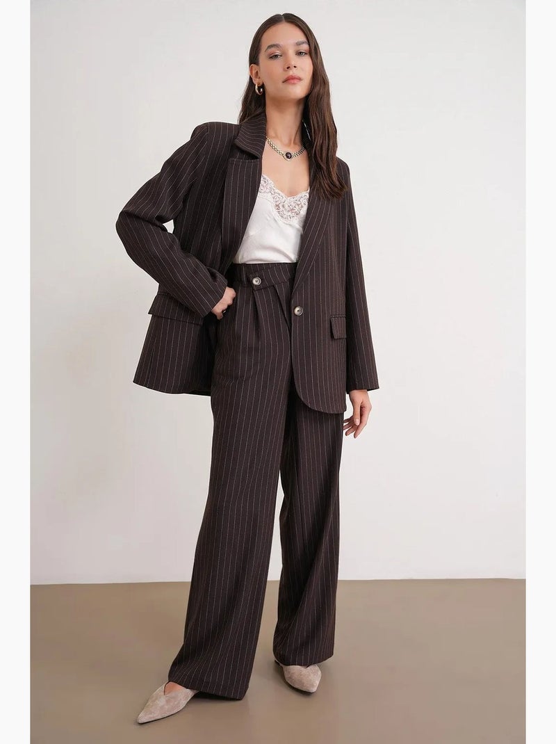Blazer midi rayé avec détail de plumes artificielles mixray Marron foncé - Kiabi
