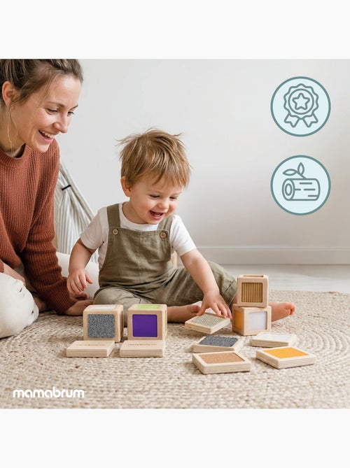 Blocs sensoriels bois enfant 5x5cm 4 cubes 12 tuiles textures mamabrum - Kiabi Blocs sensoriels bois enfant 5x5cm 4 cubes 12 tuiles textures mamabrum - Kiabi