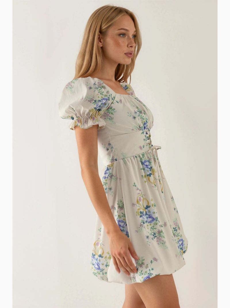 Bloemen a-lijn mini-jurk met strikdetail busem Crème - Kiabi