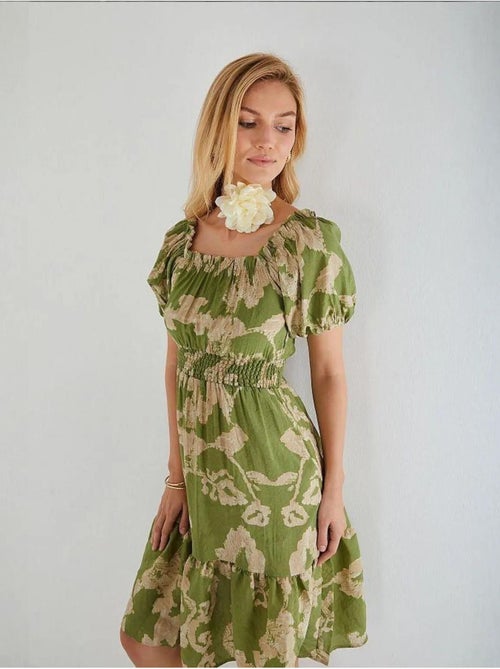 Bloemen midi-jurk met ruches, off-shoulder en strikdetail mixray - Kiabi Bloemen midi-jurk met ruches, off-shoulder en strikdetail mixray - Kiabi