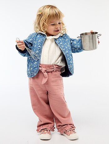 Bloesje van plumetis in luchtig katoen