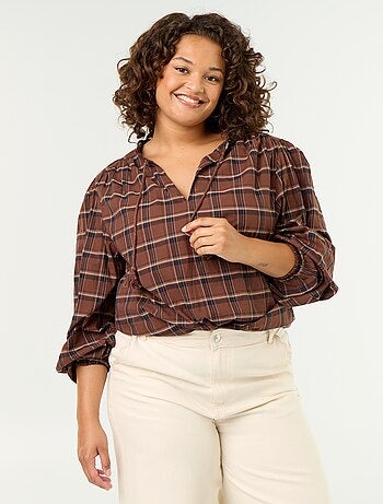 Blouse à carreaux avec encolure nouée