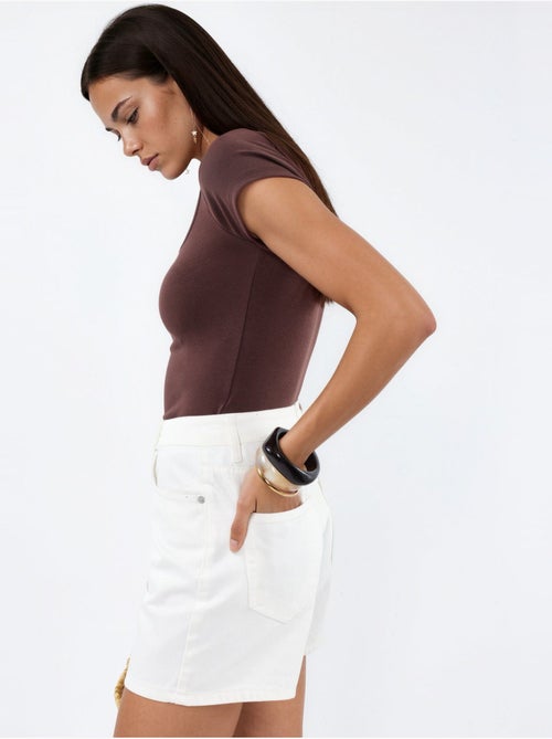 Blouse à col v et manches courtes avec drapé busem - Kiabi Blouse à col v et manches courtes avec drapé busem - Kiabi