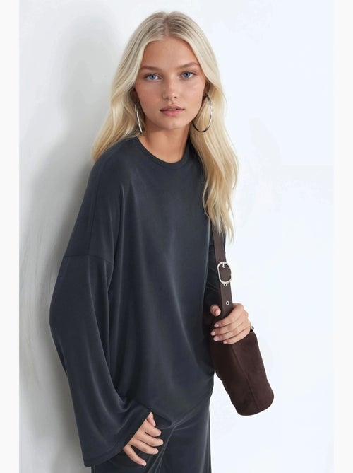 Blouse à manches longues avec col rond et coupe décontractée busem - Kiabi Blouse à manches longues avec col rond et coupe décontractée busem - Kiabi
