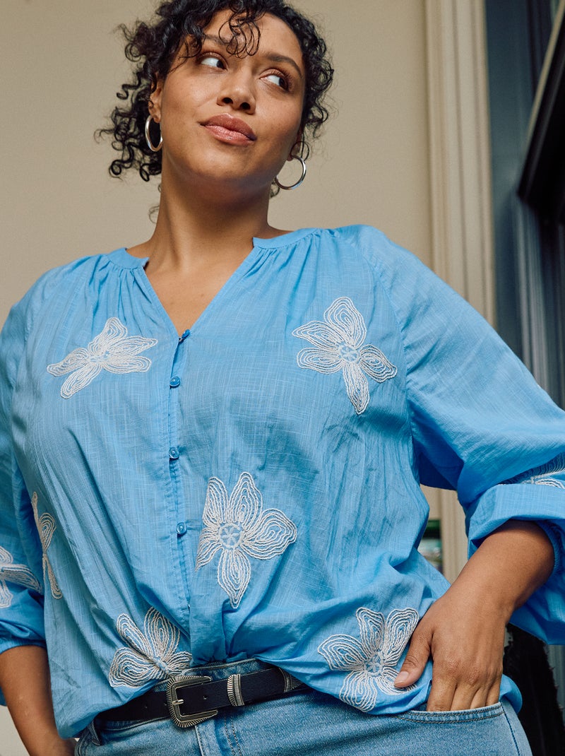 Blouse avec broderies Bleu - Kiabi