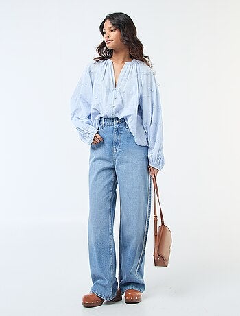 Blouse avec broderies fleurs