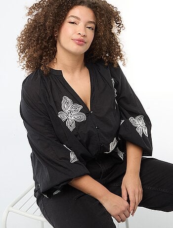 Blouse avec broderies