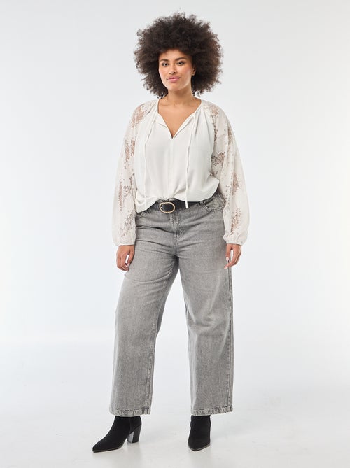 Blouse avec manches longues en dentelle et ouverture par lien au col - Kiabi