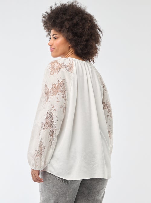 Blouse avec manches longues en dentelle et ouverture par lien au col - Kiabi