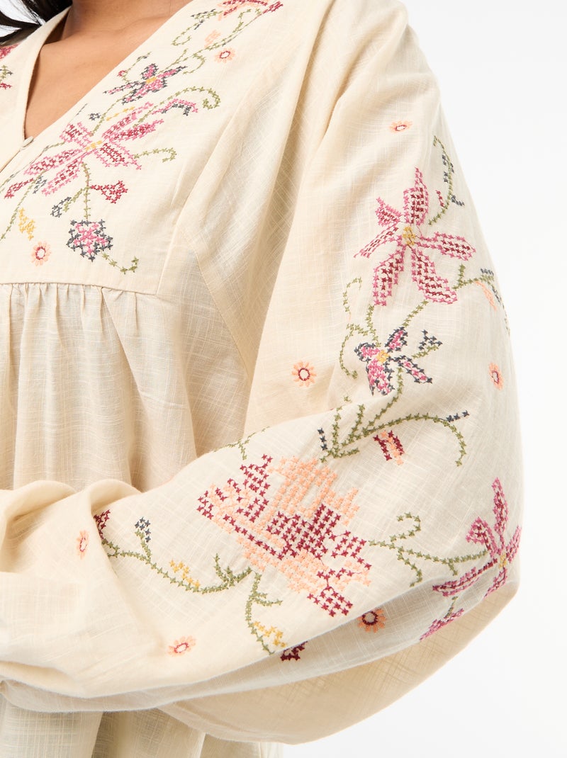 Blouse brodée à fleurs Beige - Kiabi
