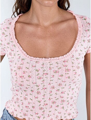 Blouse courte à encolure en u à fleurs avec volants busem