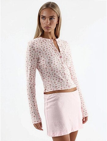 Blouse courte côtelée à fleurs avec fermeture boutonnée busem