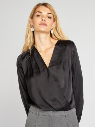 Blouse courte en satin