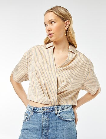 Blouse cropped avec ouverture boutonnée croisée