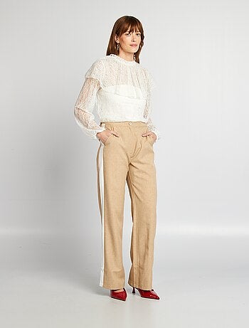 Blouse en dentelle volantée