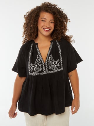 Blouse en gaze de coton avec encolure brodée