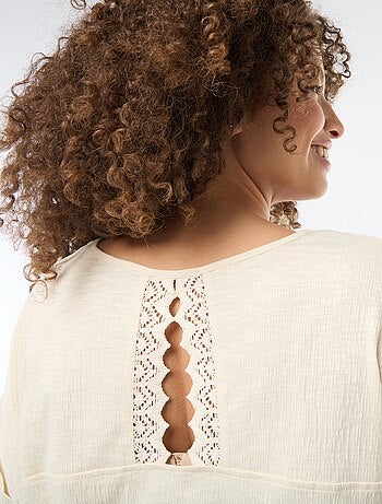 Blouse en matière crêpée manches courtes