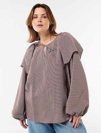 Blouse fluide à manches longues et large volant au col
