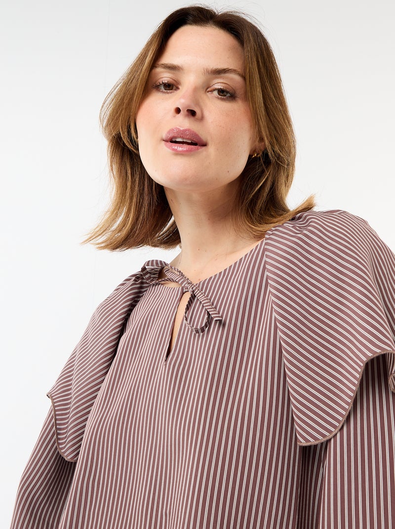 Blouse fluide à manches longues et large volant au col Marron - Kiabi