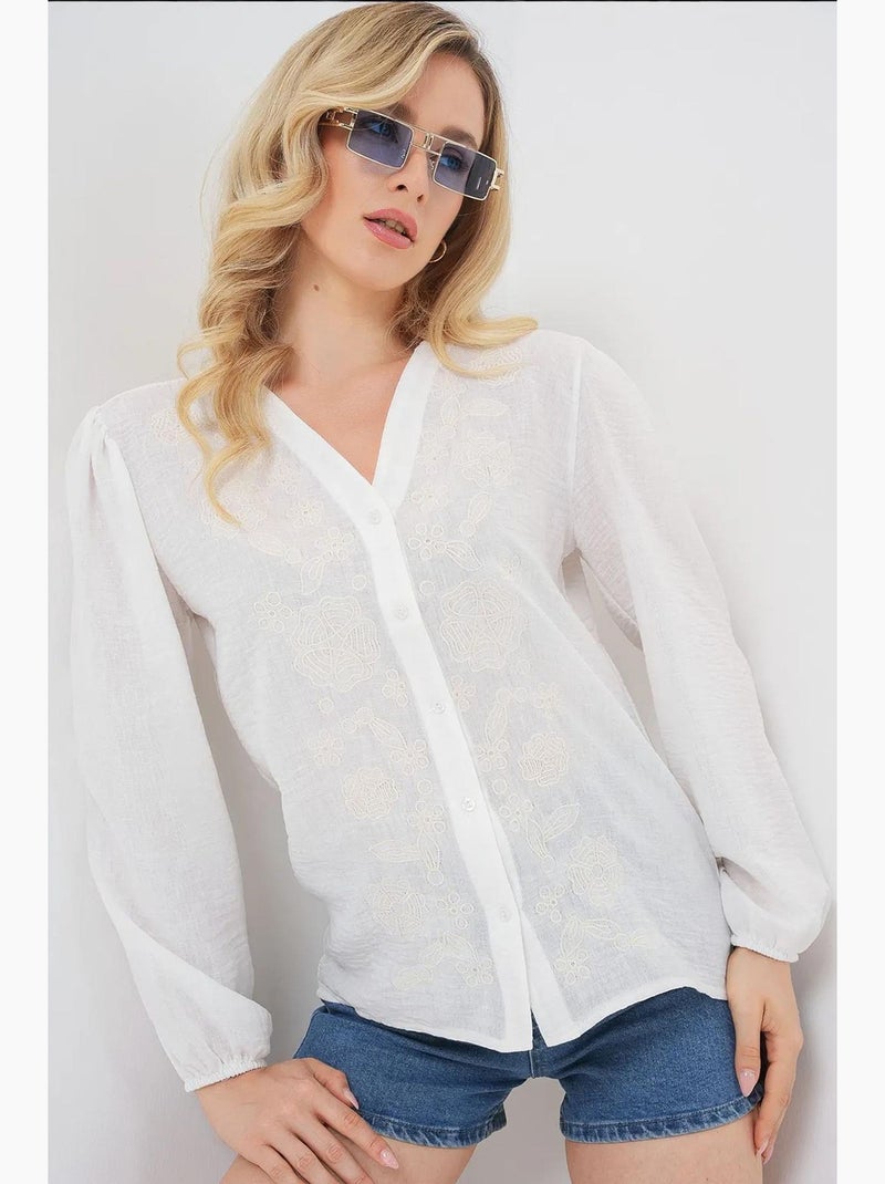 Blouse geborduurd v-hals met knopen bdart Crème - Kiabi