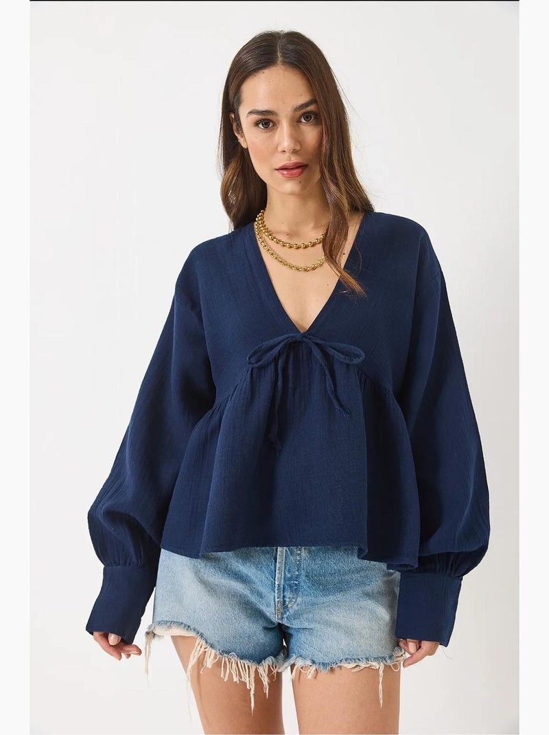 Blouse kort structuur v-hals met strik lucci Marineblauw - Kiabi