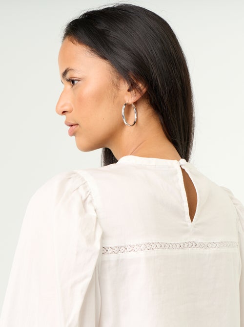 Blouse manches longues avec broderies - Kiabi Blouse manches longues avec broderies - Kiabi