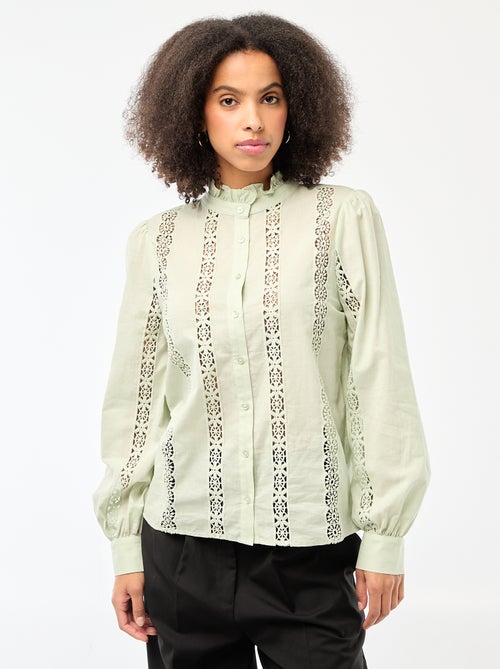 Blouse met broderie anglaise en ruchekraag - Kiabi Blouse met broderie anglaise en ruchekraag - Kiabi