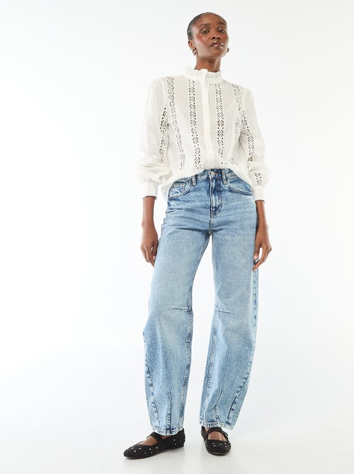 Blouse met broderie anglaise en ruchekraag - Kiabi Blouse met broderie anglaise en ruchekraag - Kiabi