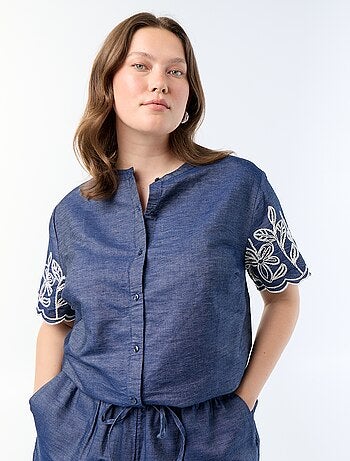Blouse met geborduurde mouwen