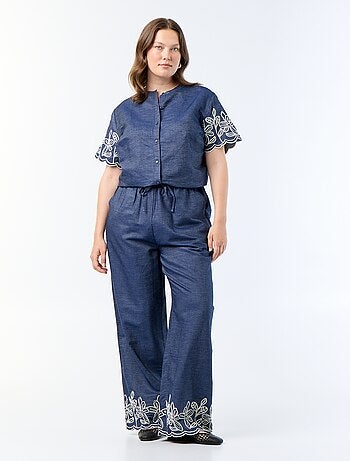 Blouse met geborduurde mouwen