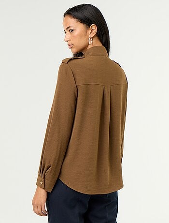Blouse met hoge kraag en schouderstukken