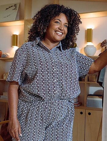 Blouse met korte mouwen en geborduurde print