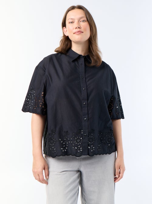 Blouse met korte mouwen en opengewerkte borduursels - Kiabi Blouse met korte mouwen en opengewerkte borduursels - Kiabi