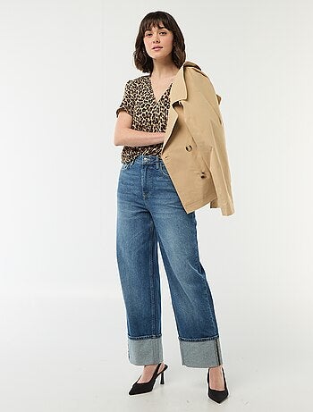 Blouse met korte mouwen en V-hals