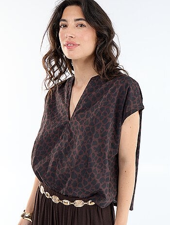 Blouse met korte mouwen en V-hals