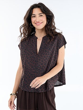 Blouse met korte mouwen en V-hals