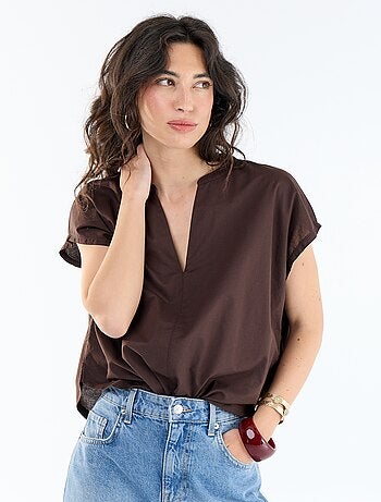 Blouse met korte mouwen en V-hals