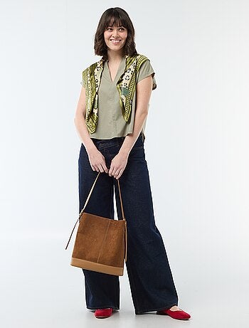 Blouse met korte mouwen en V-hals