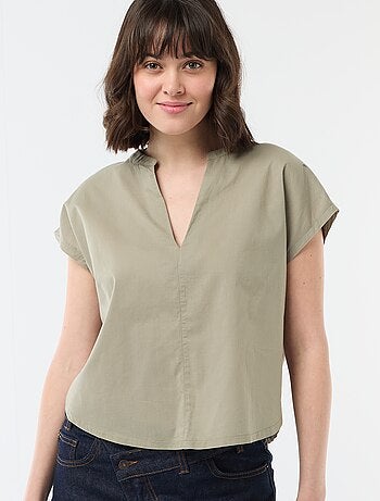 Blouse met korte mouwen en V-hals