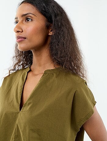 Blouse met korte mouwen en V-hals