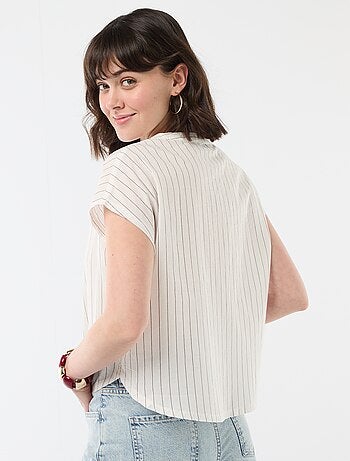 Blouse met korte mouwen en V-hals