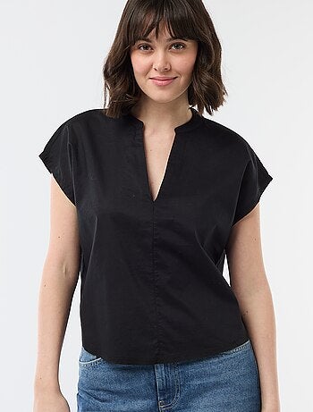 Blouse met korte mouwen en V-hals
