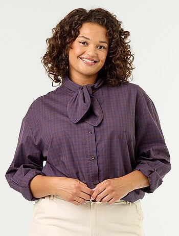 Blouse met lange mouwen en lavallièrekraag