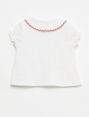 Blouse met puntkraag en 'hartjes' borduursels