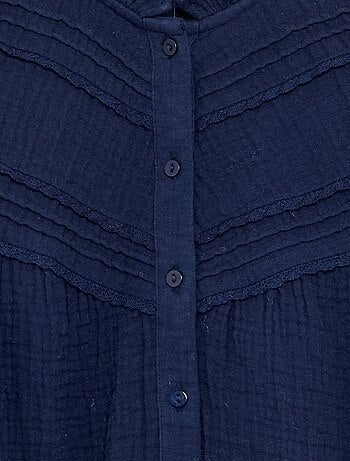 Blouse met rucheskraag en borduurwerk