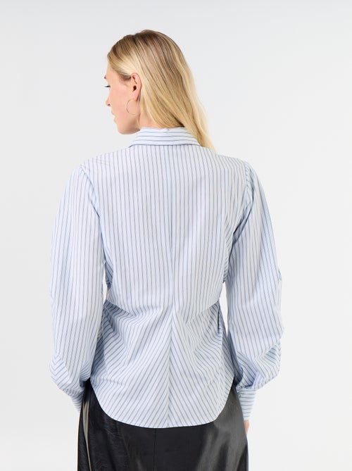 Blouse met speelse, getailleerde voorkant - Kiabi