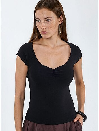 Blouse met v-hals en korte mouwen met drapering busem