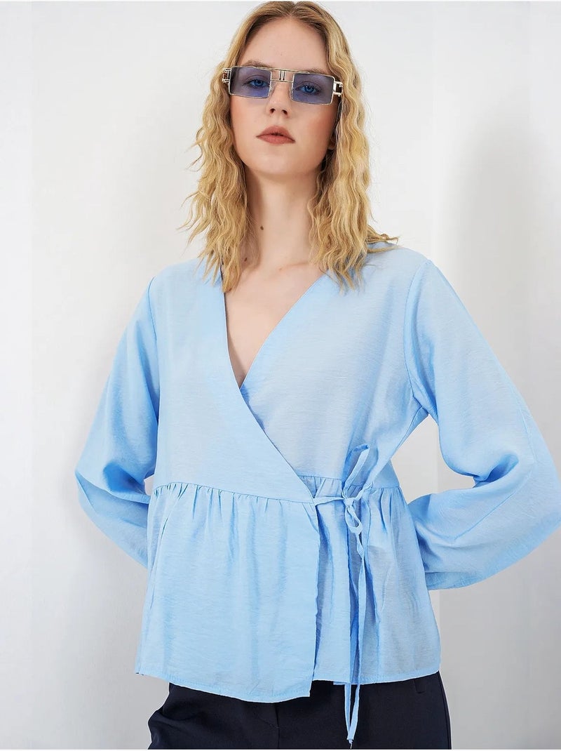 Blouse portefeuille en crêpe à col en v et détail nœud bdart Bleu clair - Kiabi