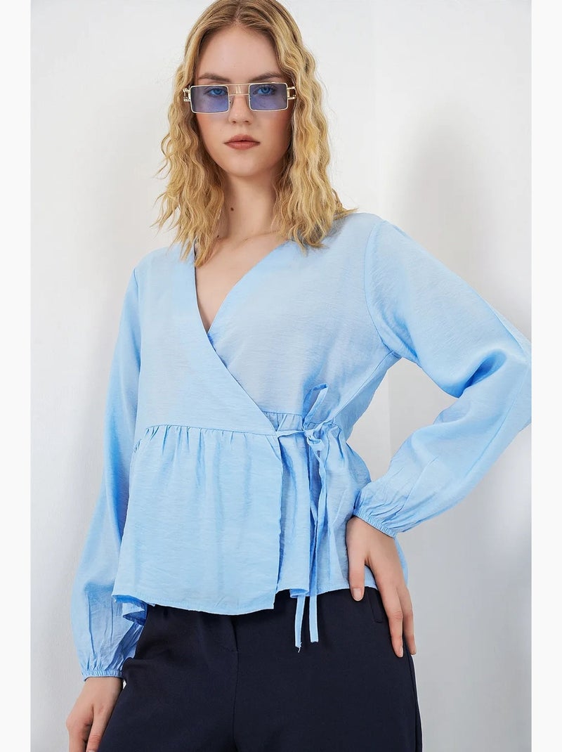 Blouse portefeuille en crêpe à col en v et détail nœud bdart Bleu clair - Kiabi